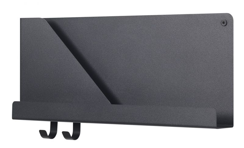 Schwarzes Folded Shelves Regal von Muuto, 51x22 cm, mit Ablagefläche und zwei Haken. Wandregal für Flur oder Büro.